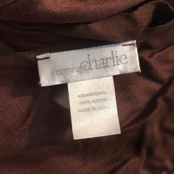 Brown scarf - Picture 3 of 3